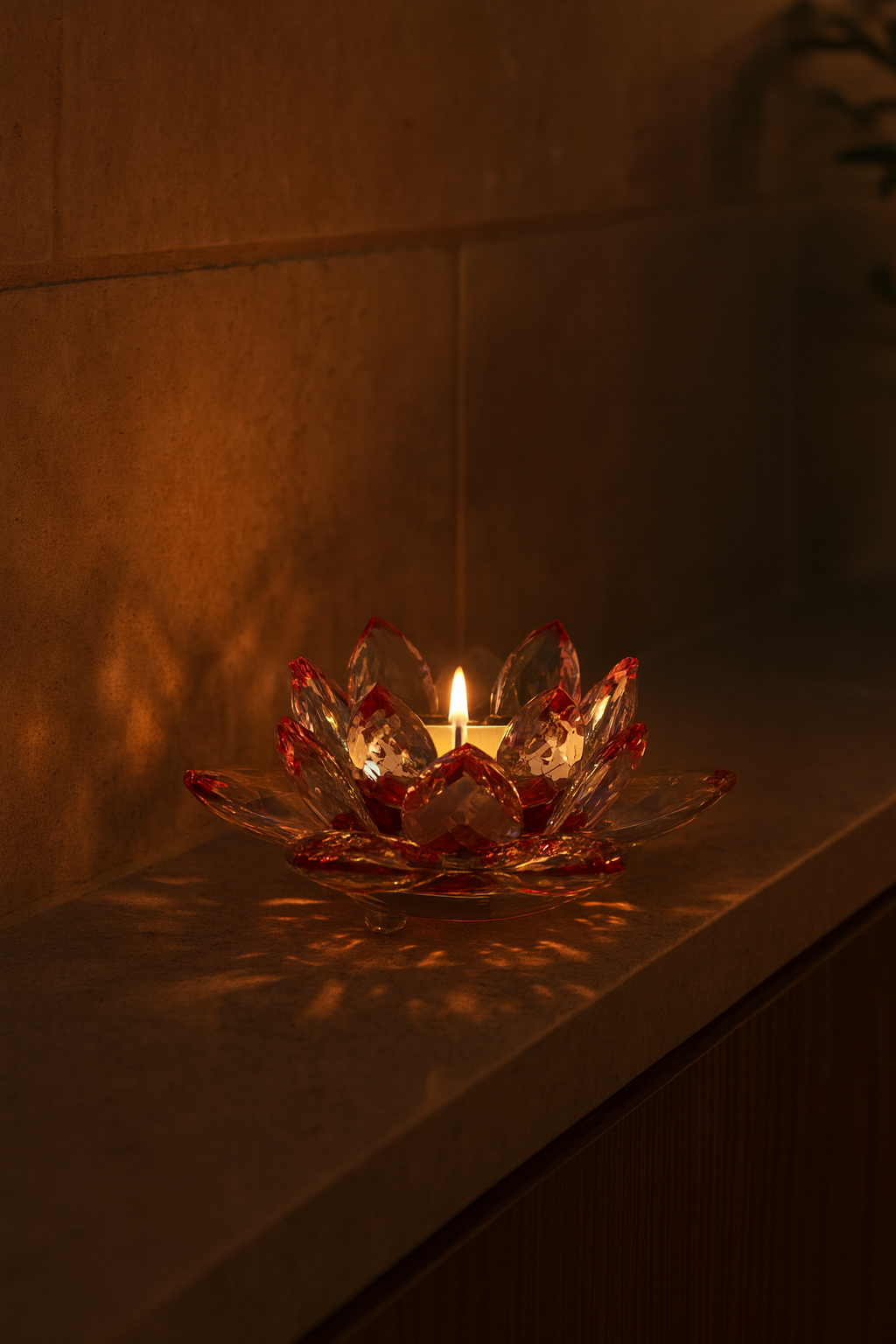 Lotus candlestick made of crystal glass - Rubra