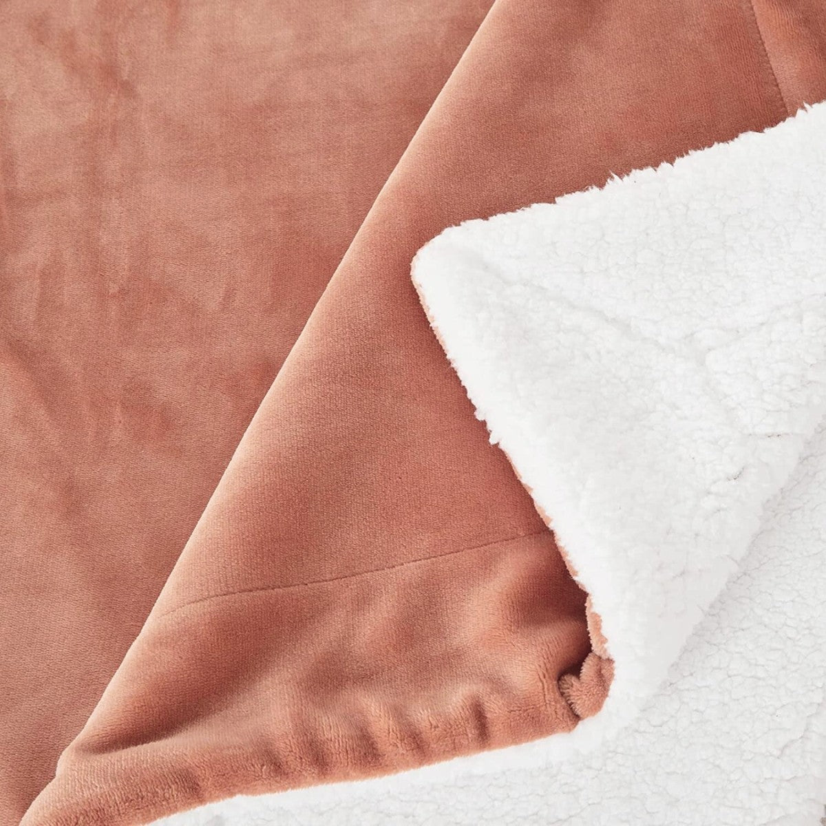 Plush blanket with lamb - Honey Gold